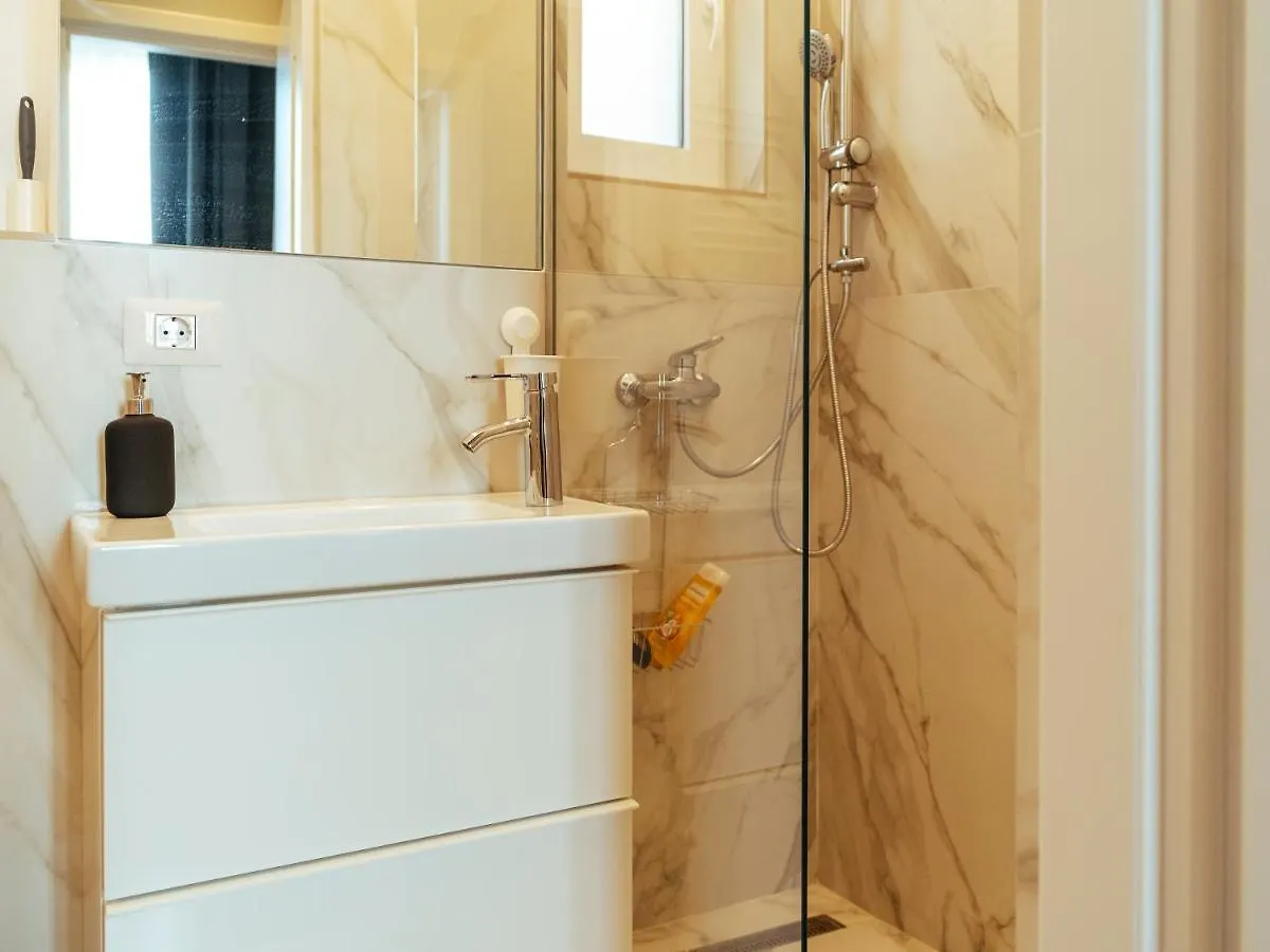 Beautiful Apartment - Top Location - Amazing Balcony 布加勒斯特