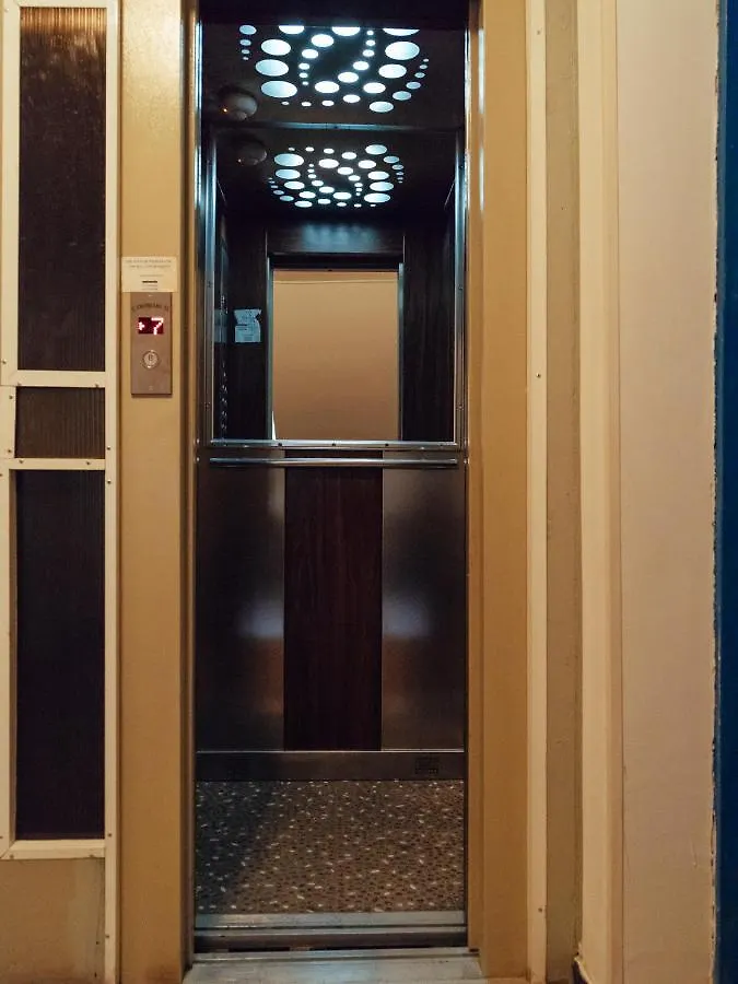 Beautiful Apartment - Top Location - Amazing Balcony 布加勒斯特